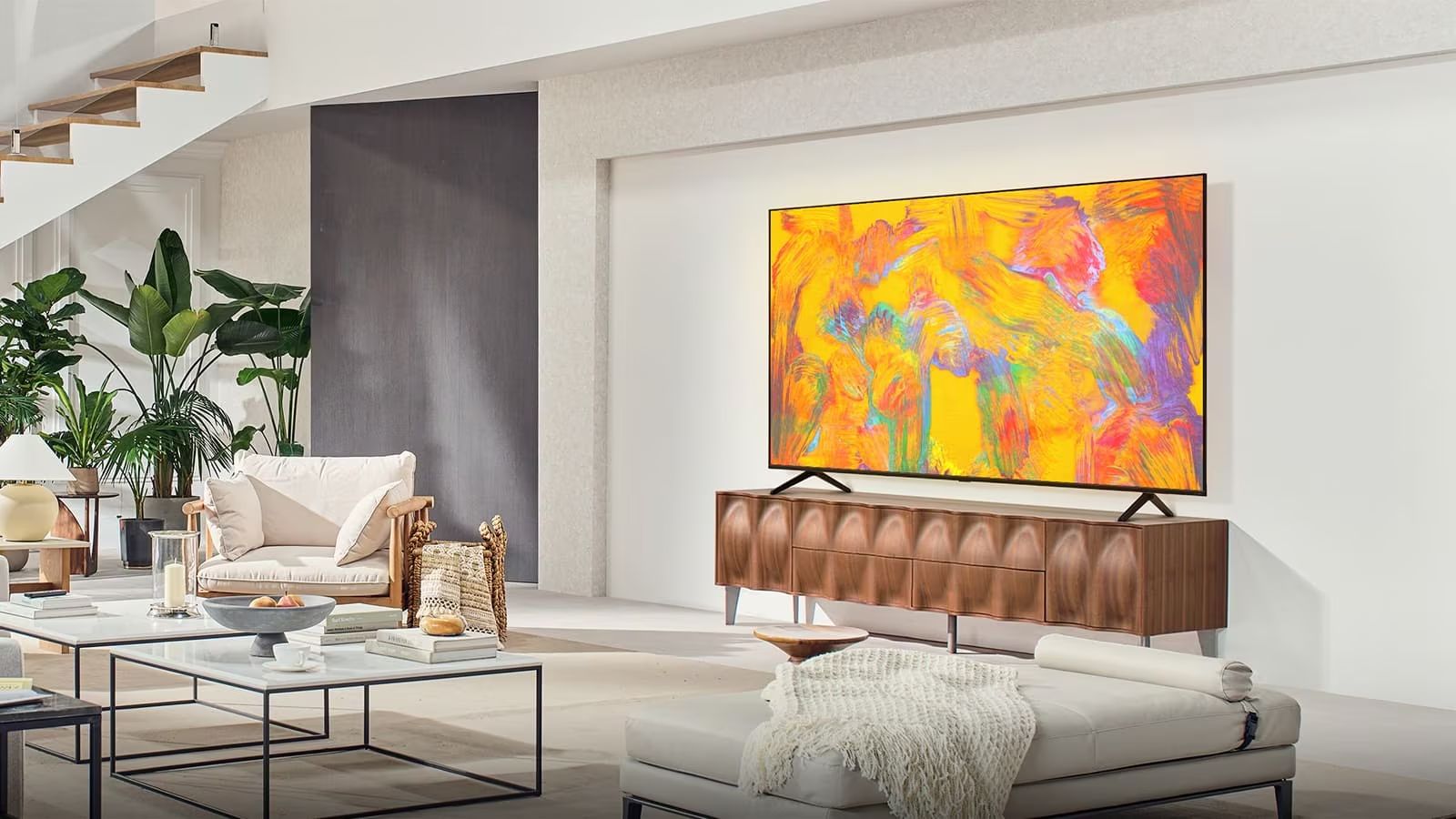 Đường viền của tivi siêu mỏng, tạo nên sự chấm phá hiện đại