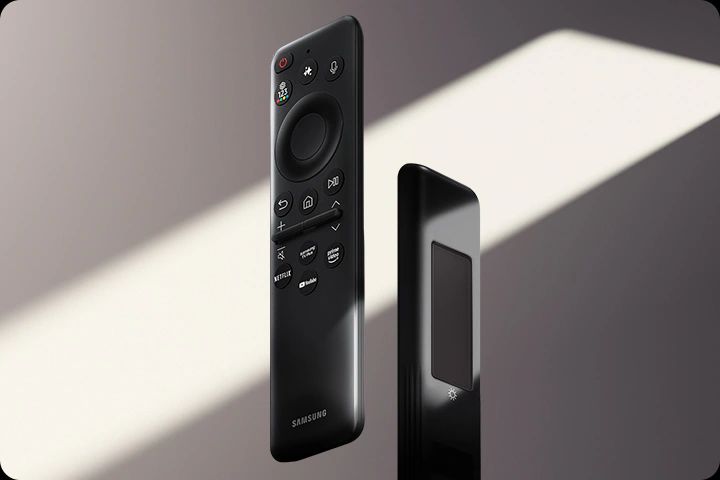 Samsung QA55S85F sử dụng điều khiển từ xa được sạc bằng ánh sáng