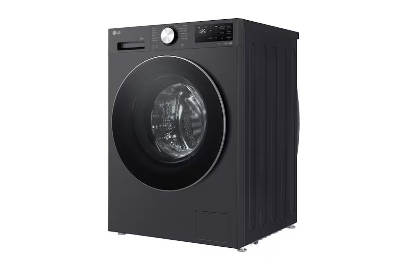 Máy được trang bị bảng điều khiển thông minh với màn hình hiển thị sắc nét